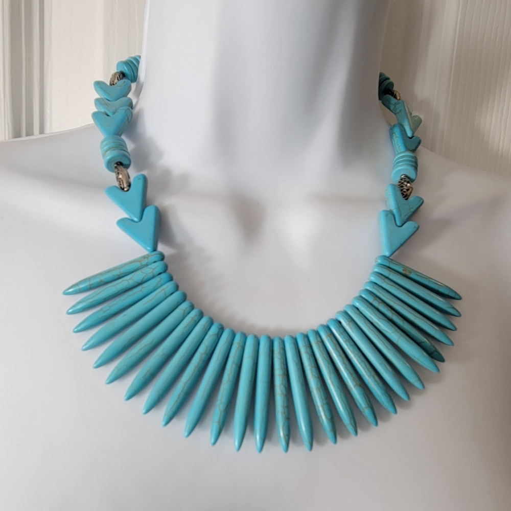 Elegant Turquoise Spike Necklace